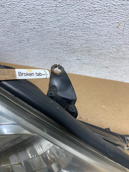 2004-2005 Toyota Sienna Right Passenger Halogen Headlight AD3963 DW5