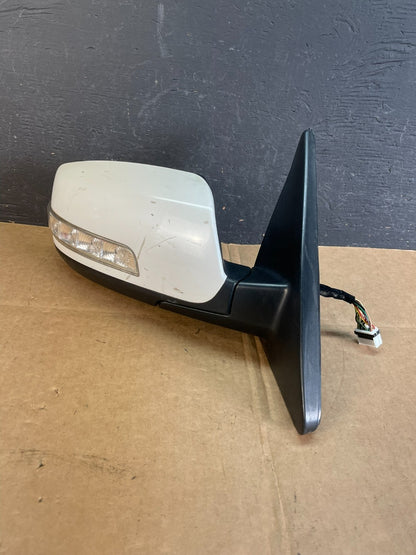 2011 to 2015 Kia Sorento Right Passenger Door Mirror Turn Signal AE0923 DW1