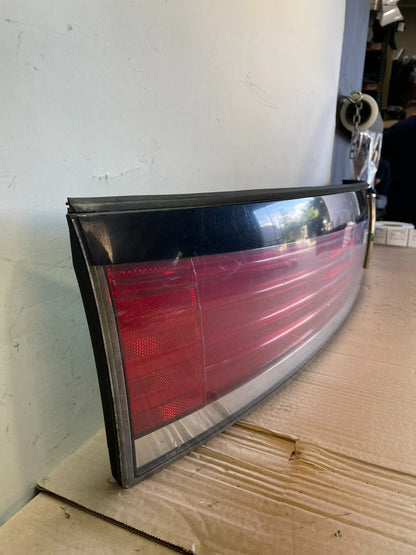 2007 to 2010 Lincoln MKX Center Tail Light Lamp Panel Trim AH6555 DG2