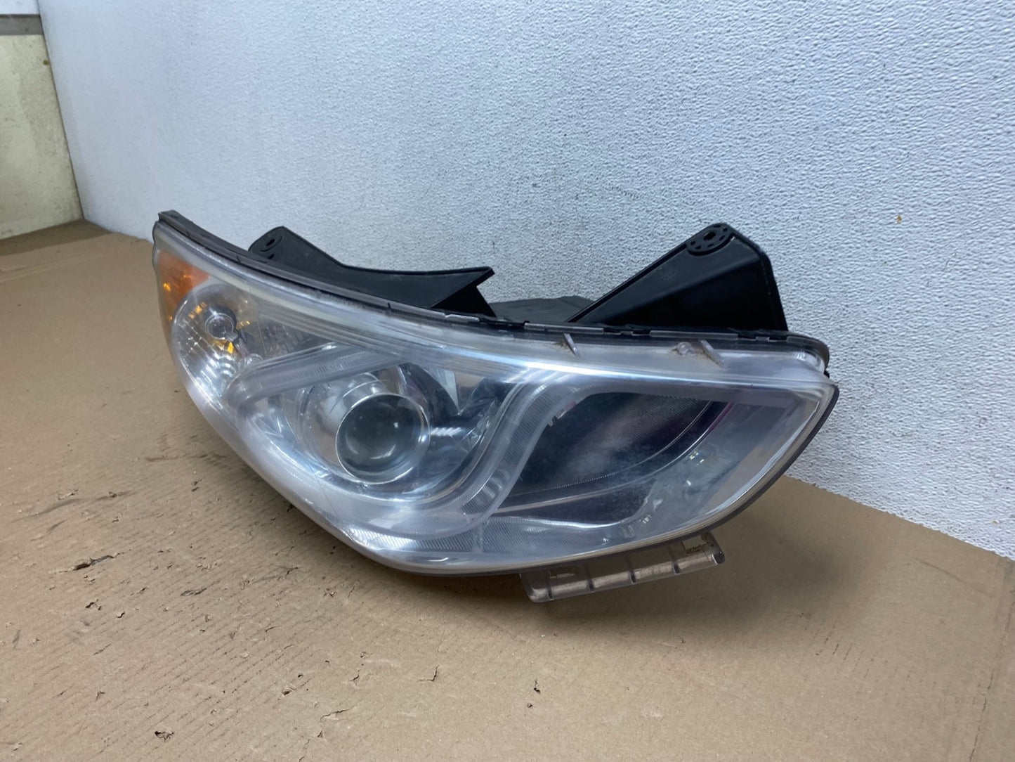 2011 - 2015 Hyundai Sonata Hybrid Right Passenger Halogen Headlight AE8763 LK1