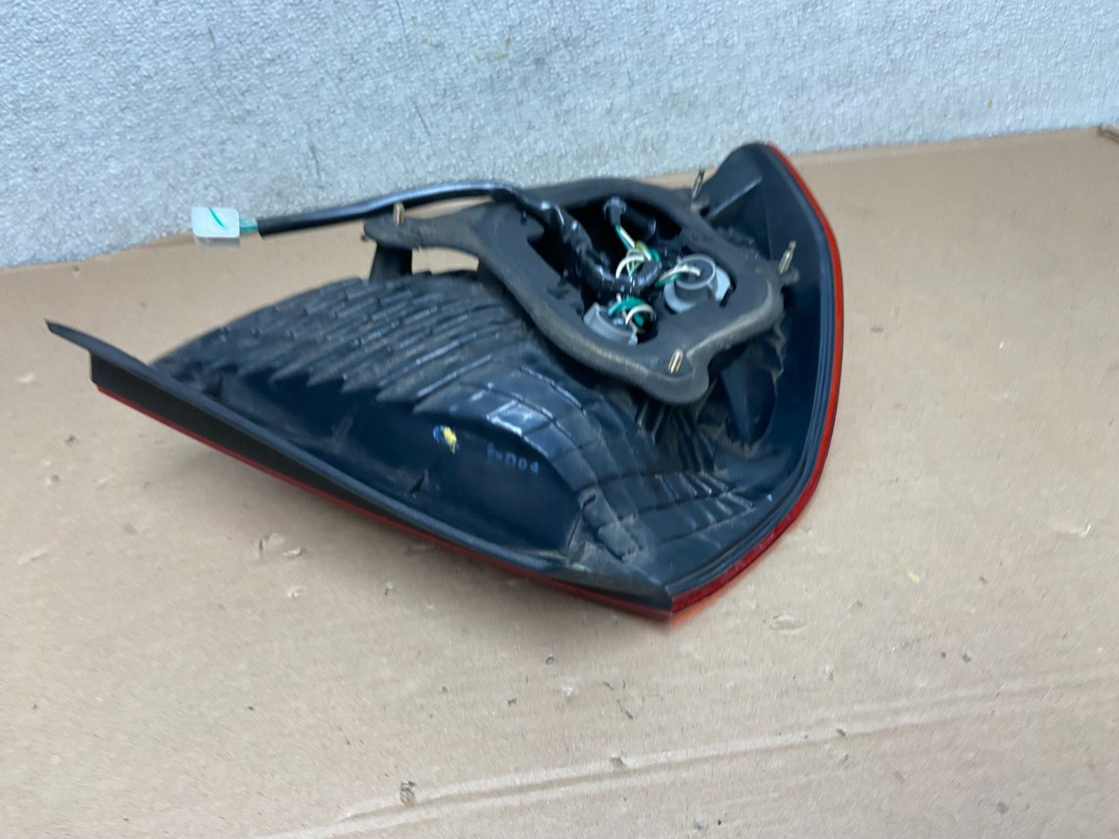 2000 2001 2002 Toyota Avalon Right Passenger Rh Side Tail Light TYC AA9923 LK3