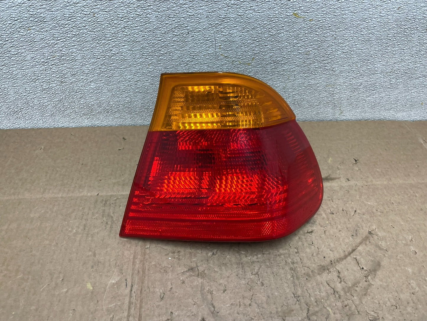 1999-2001 BMW 325i 330i E46 Right Passenger RH Tail Light ad6551 DG0