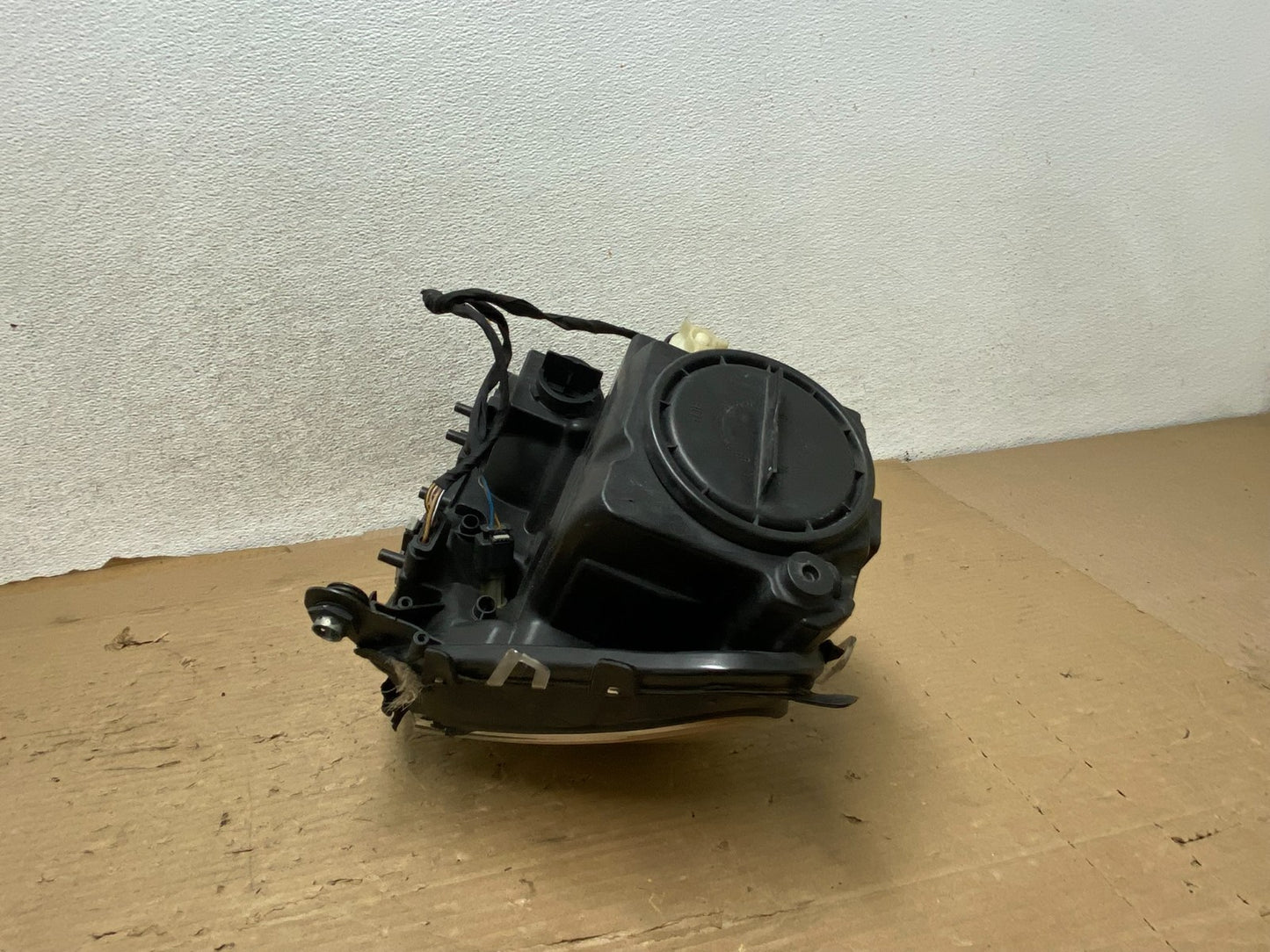 Halogen 2009-2011 Mercedes-Benz ML Class Right Passenger Headlight AG8275 DW7