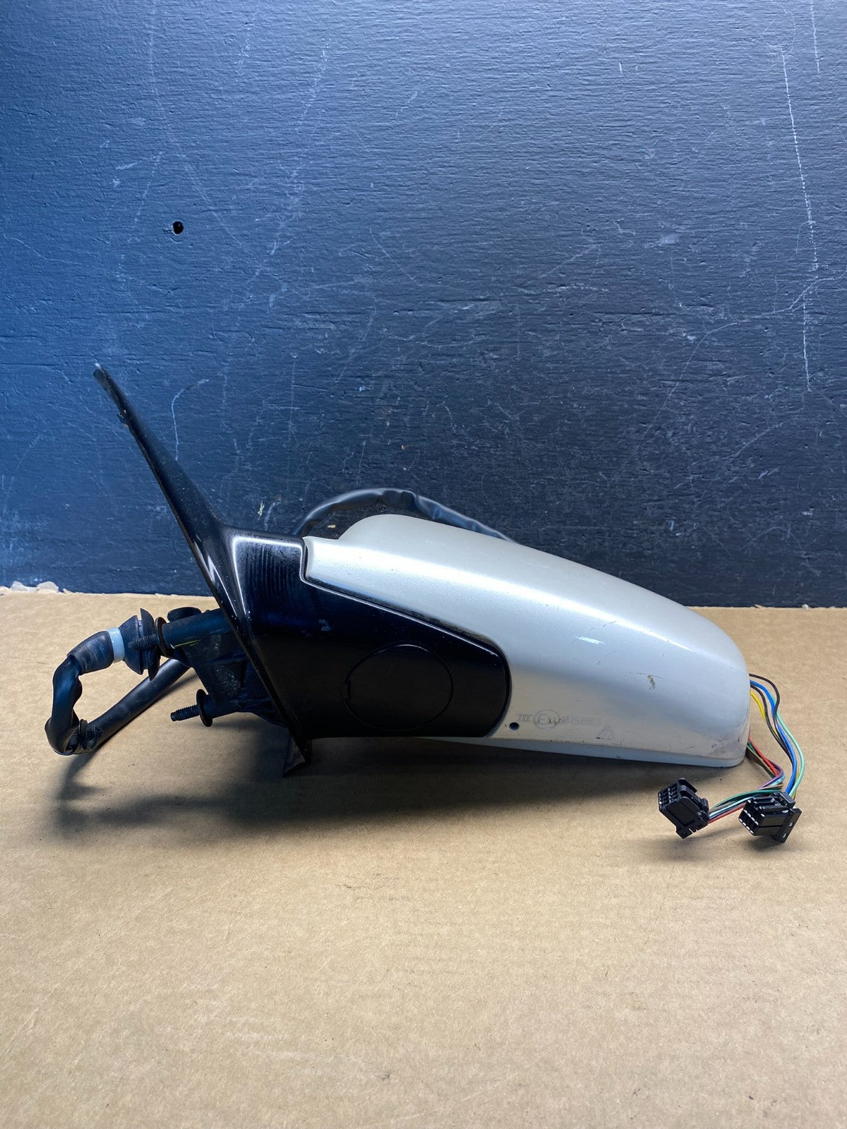 2005 to 2011 Cadillac STS Left Driver LH View Door Mirror AD9861 DW3