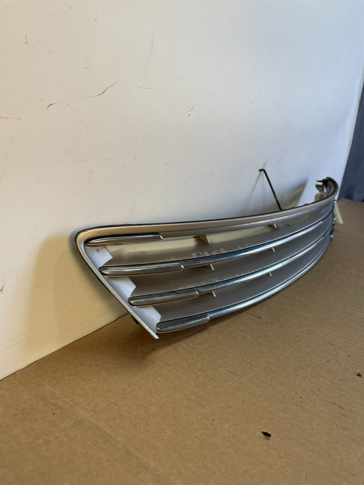 2002 to 2004 Lexus ES330 ES300 Front Upper Grill Grille AH0331 DG2