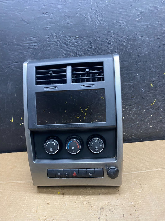 2008 to 2012 Jeep Liberty Dash Climate Temperature Control Radio Bezel W9657 DG0