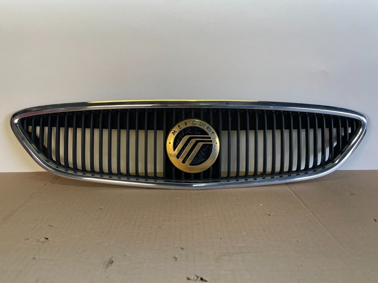 2000 to 2003 Mercury Sable Front Upper Grille Grill ag7721 DG0