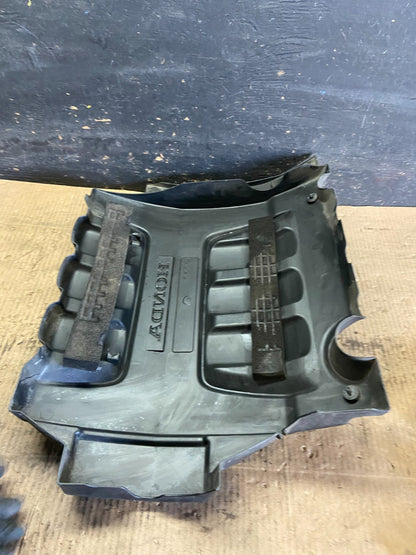2005 to 2007 Honda Odyssey Black Engine Cover OEM R7150 DG7