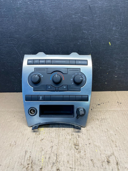 2005 2006 2007 Jeep Commander Grand Cherokee A/C Climate Control Bezel P7841 DG0