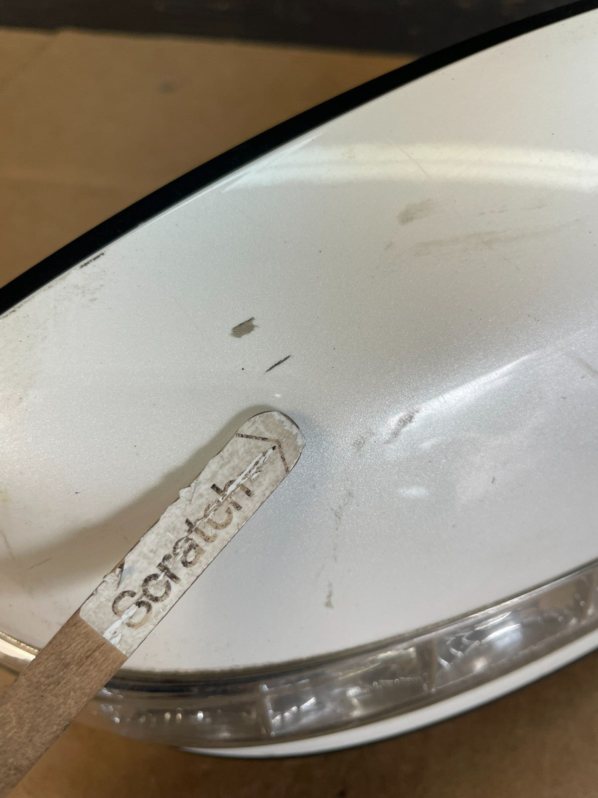 2011 to 2015 Kia Sorento Right Passenger Door Mirror Turn Signal AE0923 DW7