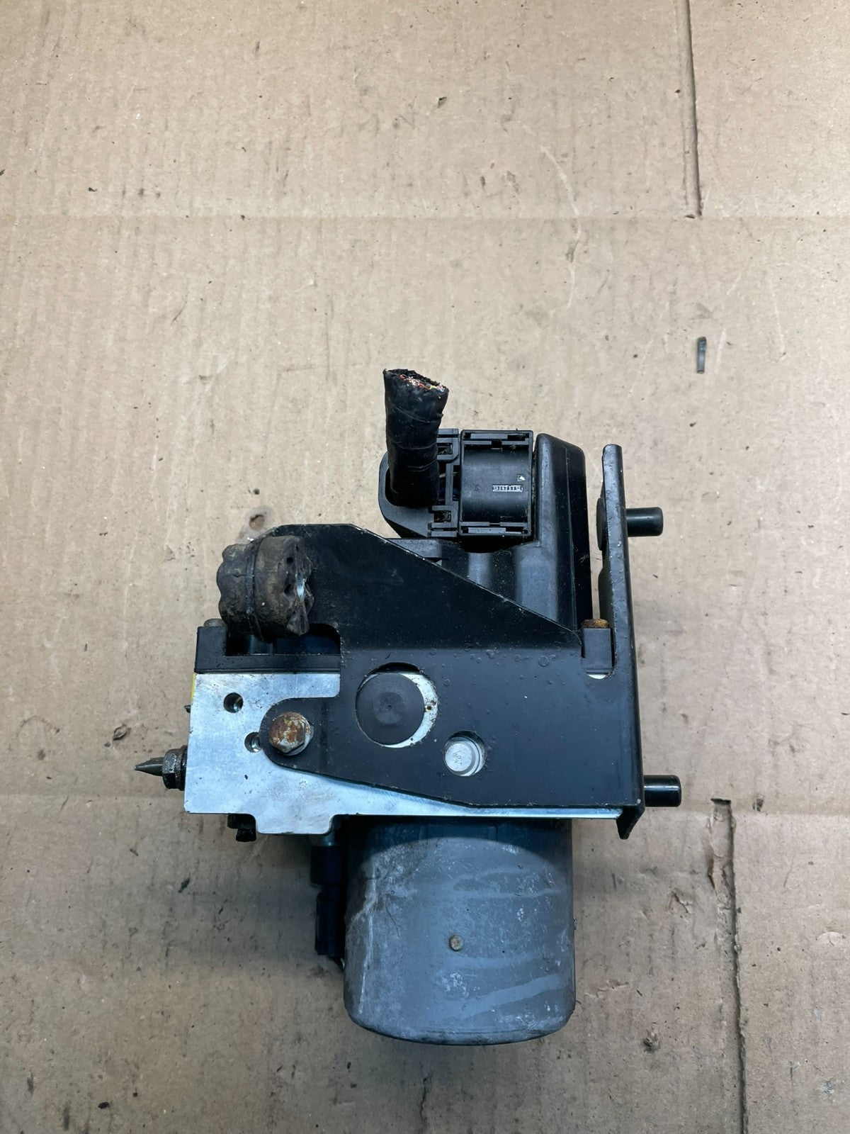 1999 - 2003 BMW 740i 750i ABS Anti-Lock Brake Pump 6755739 OEM V9077 DG3