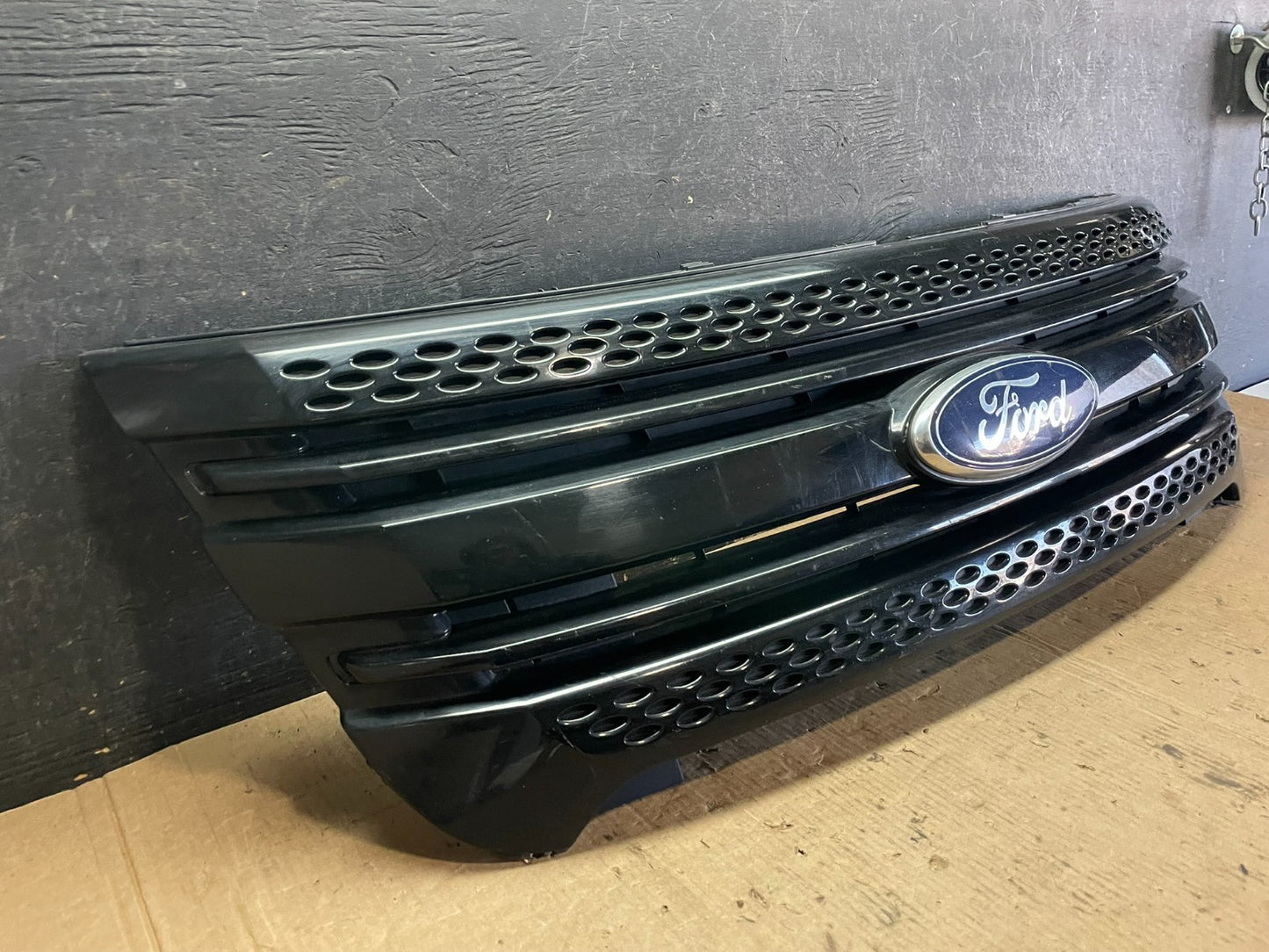 2011 to 2015 Ford Explorer Upper Front Grill Grille Oem Z8141 DG1