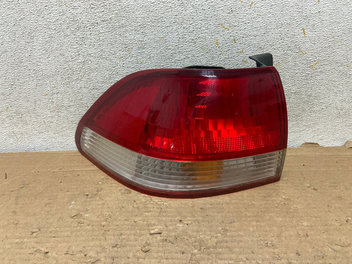 2001 to 2002 Honda Accord Sedan 4door Left Driver LH Tail Light AH9251 LK0