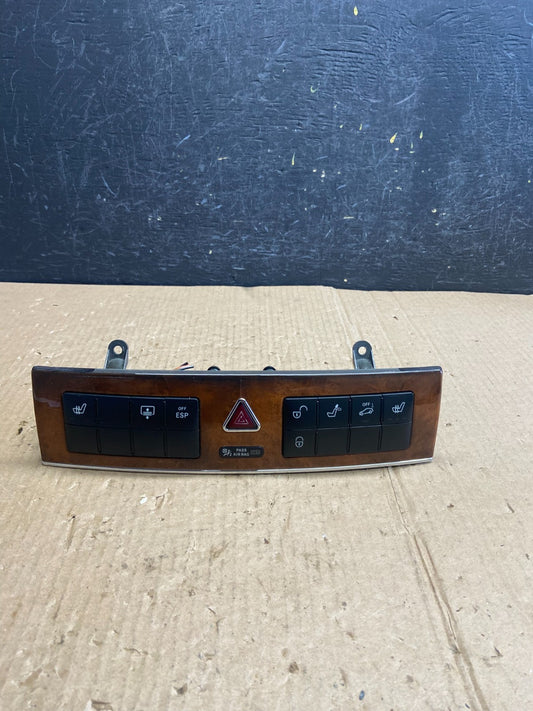 2005 - 2007 Mercedes C230 C240 Center Console Switch Control Unit AE4008 DG0