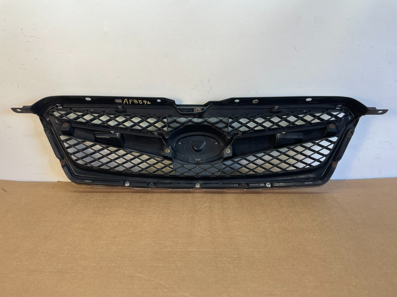 2010 to 2012 Subaru Legacy Outback Wagon Front Grill Grille AF8596 DG3