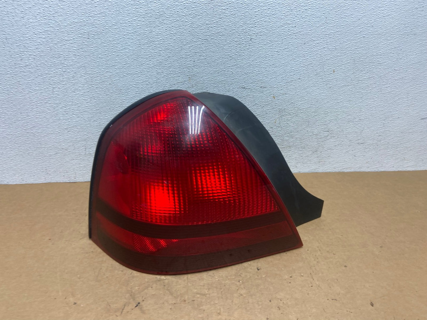 2003-2011 Mercury Grand Marquis Left Driver Lh Side Tail Light AD4811 LK0