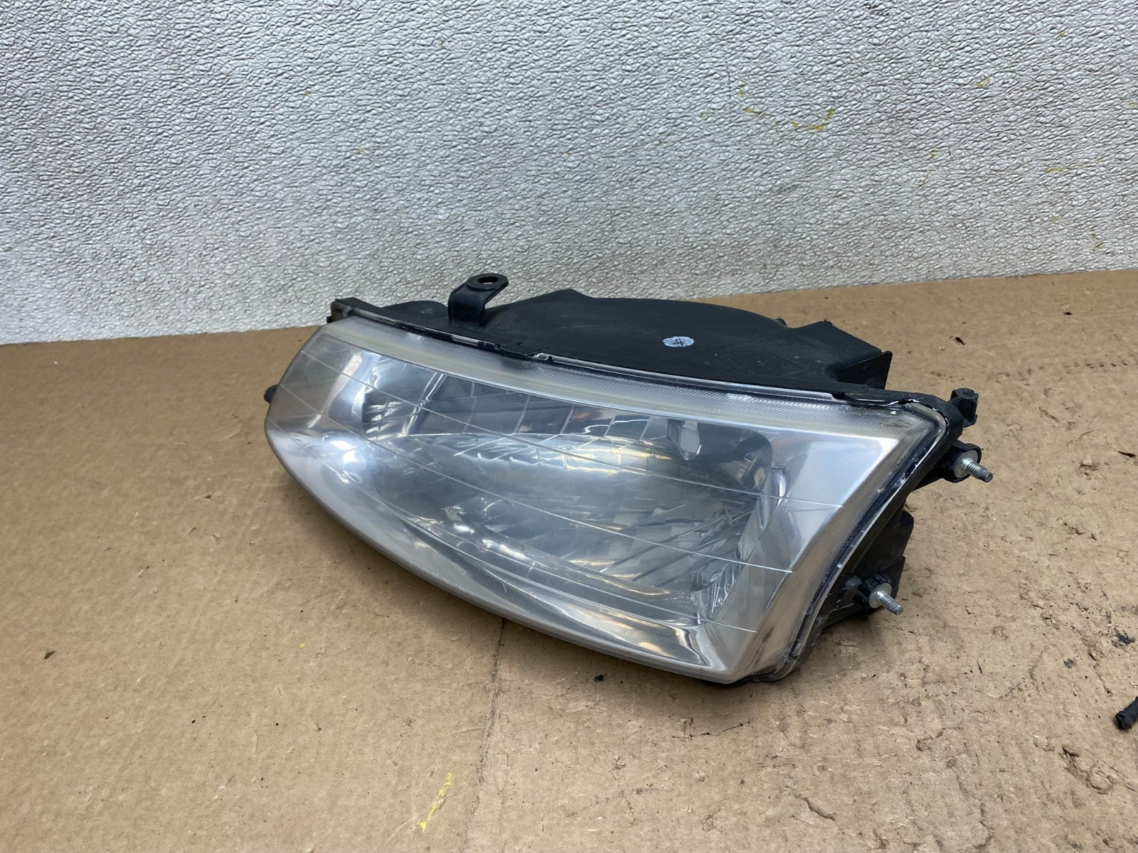 1999-2001 Toyota Solara Left Driver LH Halogen Headlight W9319 DW1