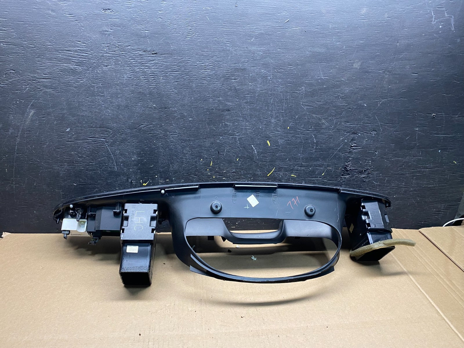 1998 to 2001 Lincoln Continental Speedometer Dash Bezel Air Vent T1254 DG3