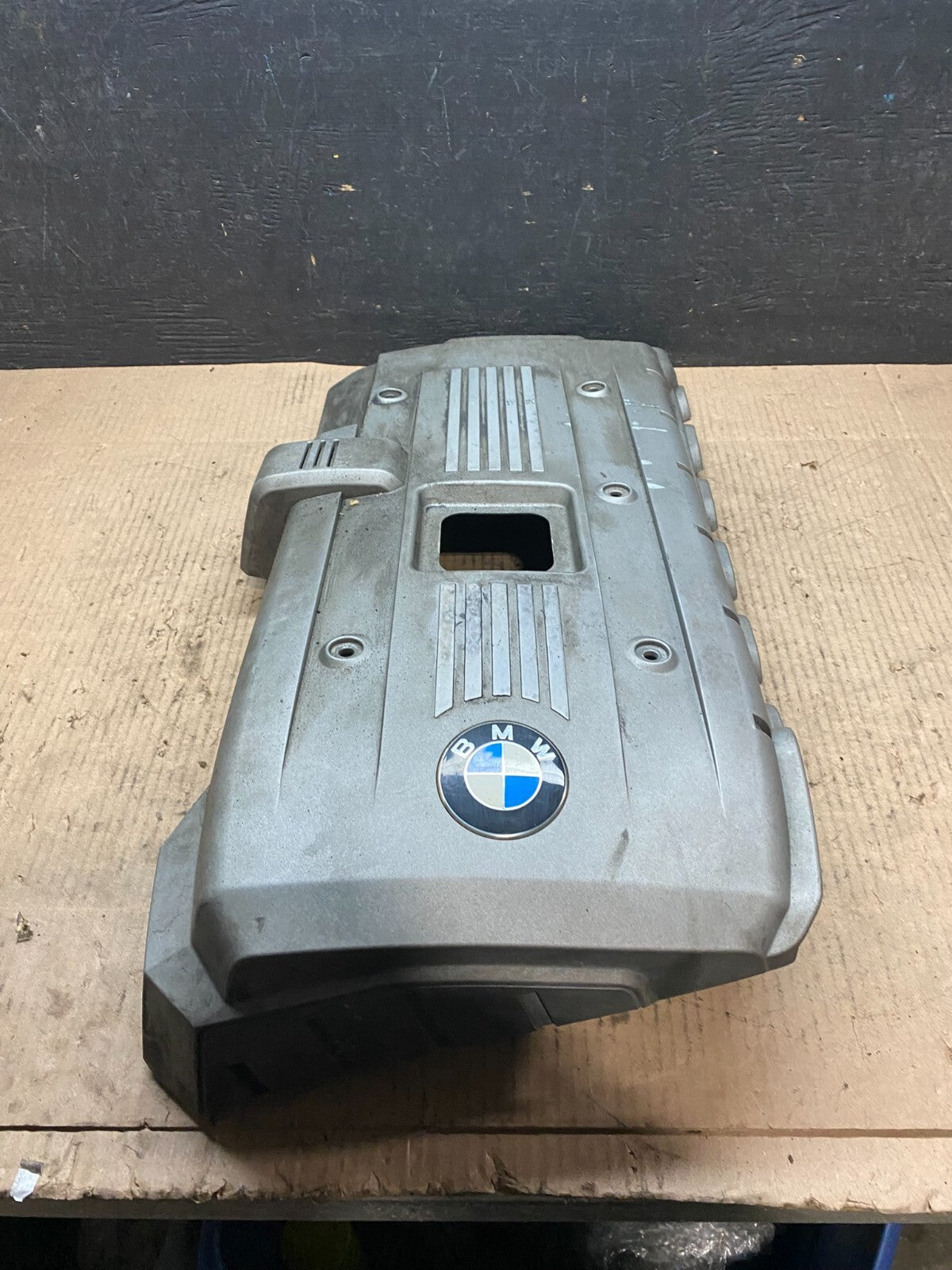 2007 to 2011 BMW 530i Plastic Engine Cover Shield J7264 OEM DG0