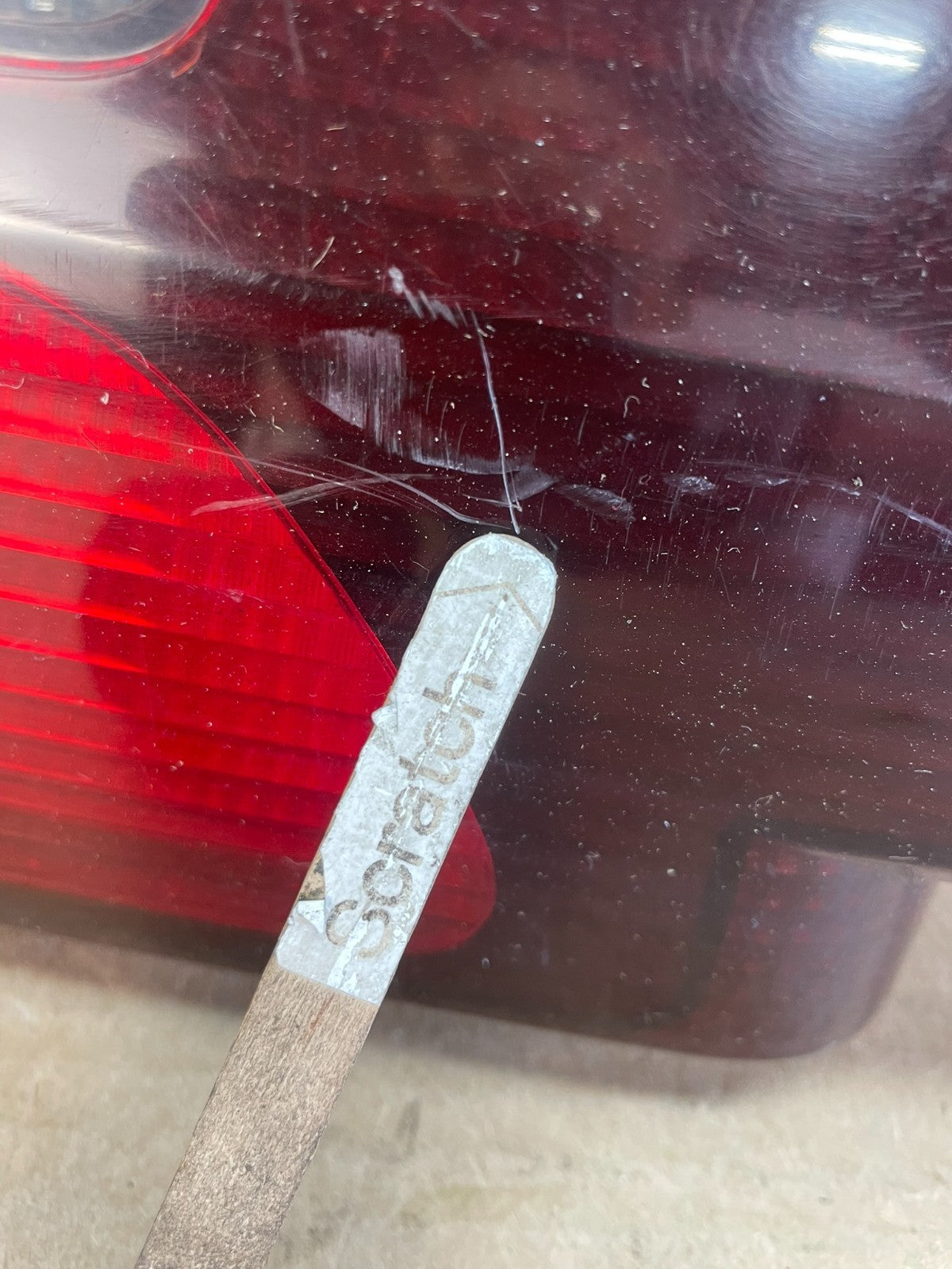 2002 - 2004 Subaru Outback Trunk Hatch Lid Tail Light Panel Center AF8799 DG3