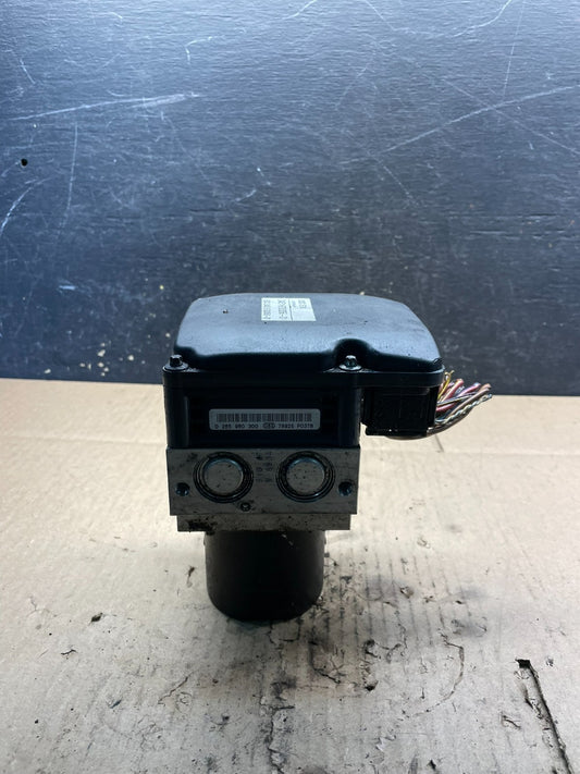 2007 to 2013 BMW X5 E70 ABS Anti-Lock Brake Pump Module OEM V9100 DG0