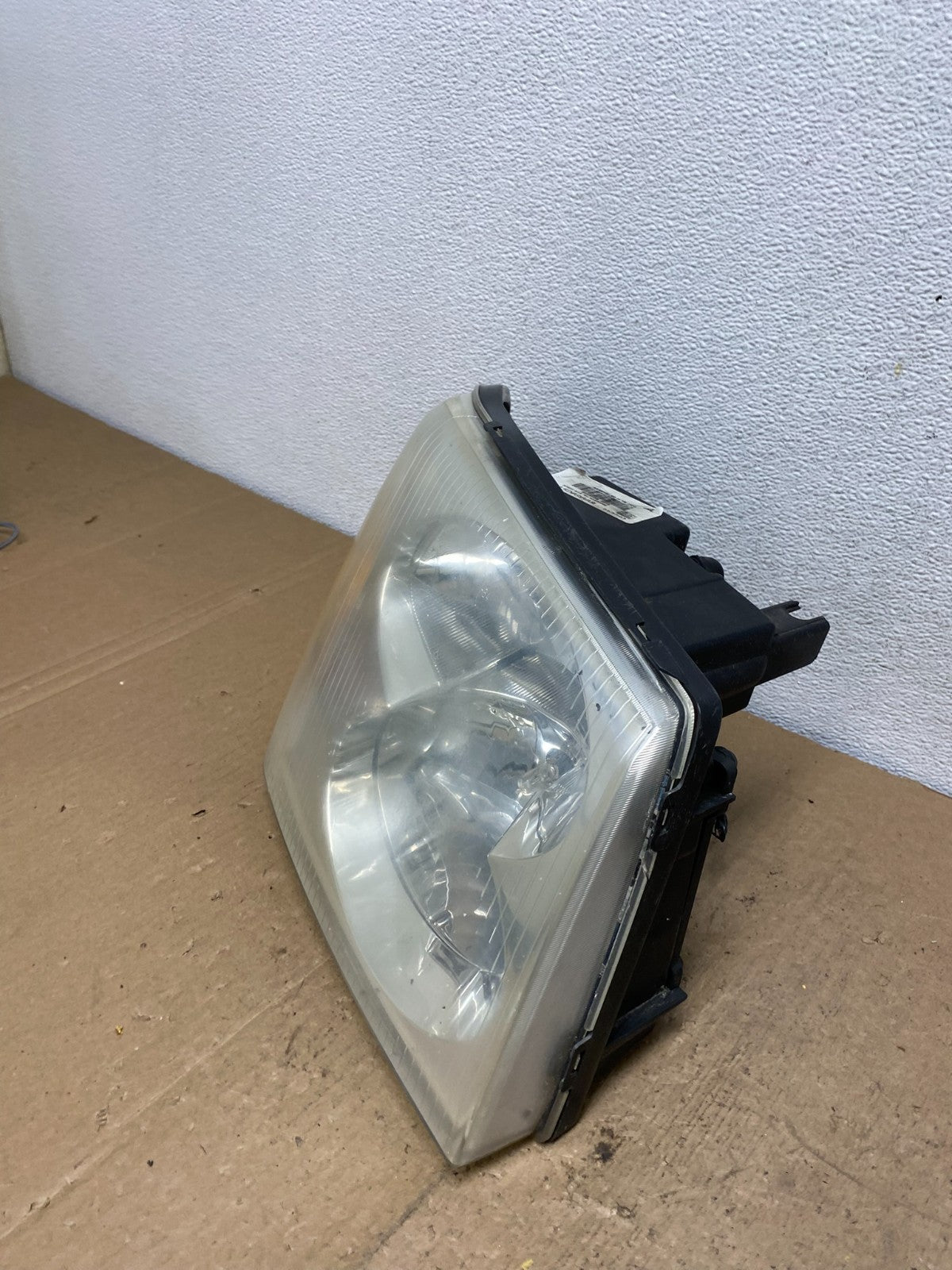 2002 to 2009 Gmc Envoy Right Passenger RH Side Headlight Halogen AC6078 DW1