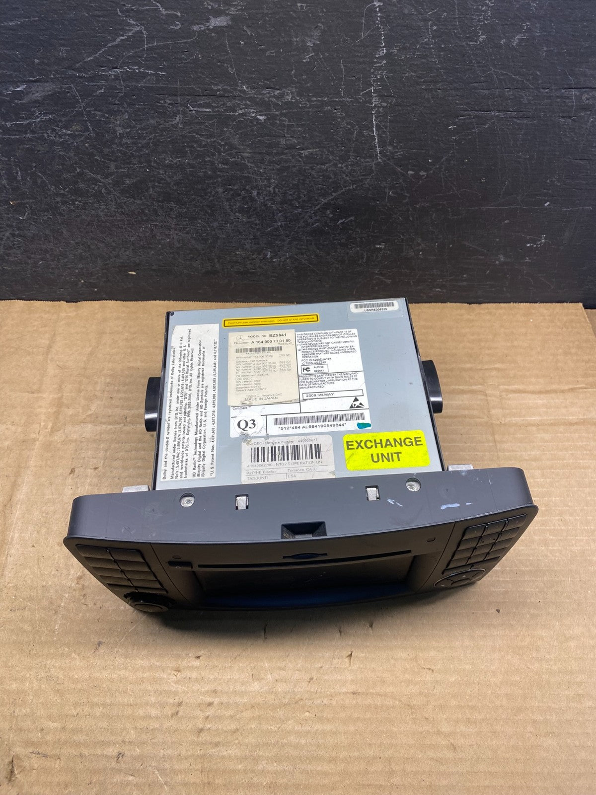 2009 to 2012 Mercedes ML350 GL450 Radio Navigation Screen Display AD9833 DG3