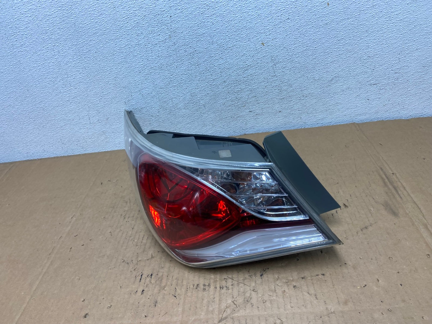 2011 - 2015 Hyundai Sonata Hybrid Left Driver LH Tail Light AD1065 LK1