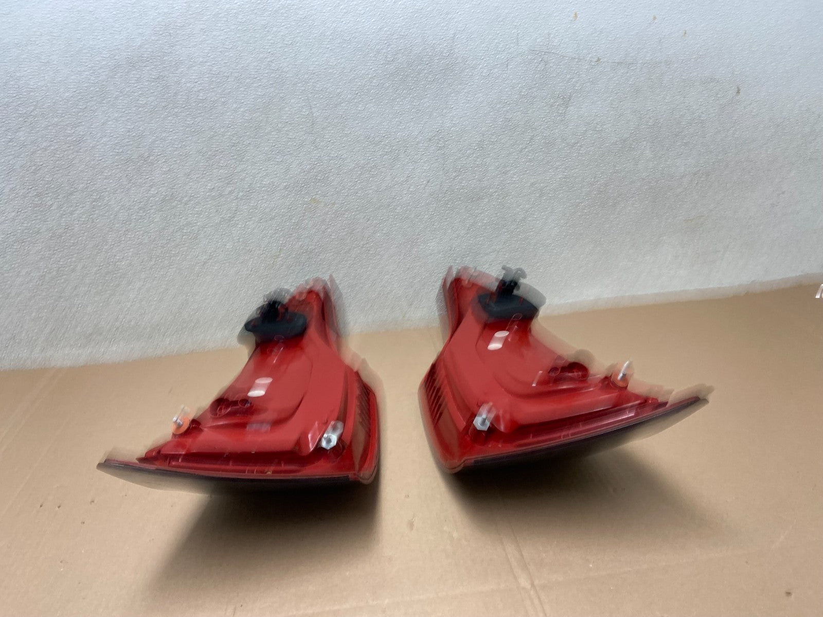 2010 - 2015 Audi Q7 Left+Right Side Tail Lights Oem X9182 DW11