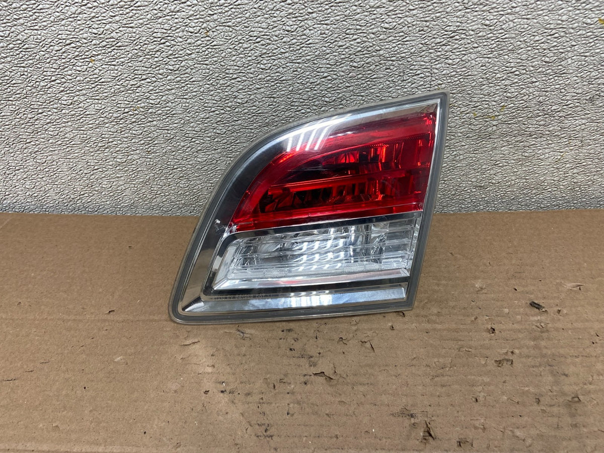 2007 2008 2009 Mazda Cx-9 Right Passenger Rh Side Inner Tail Light Oem AB1148 LK0