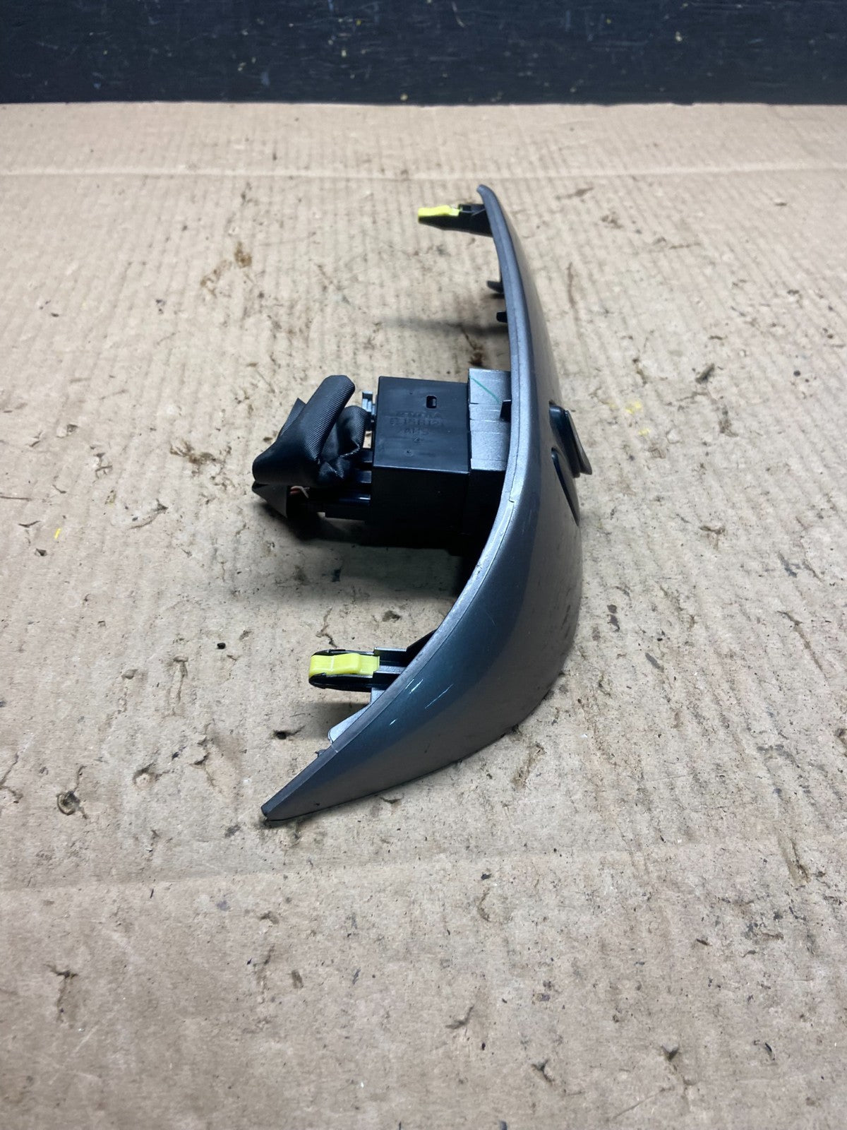 2004 to 2010 Toyota Sienna Right Side Radio Switches Bezel Trim OEM Y5404 DG2
