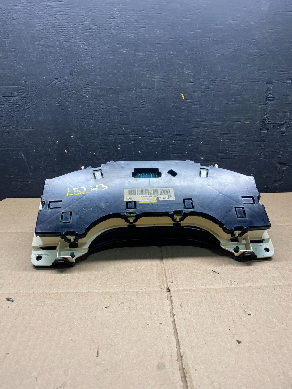 2004 to 2007 Chevrolet Express Speedometer Cluster Gauge L5243 PS5