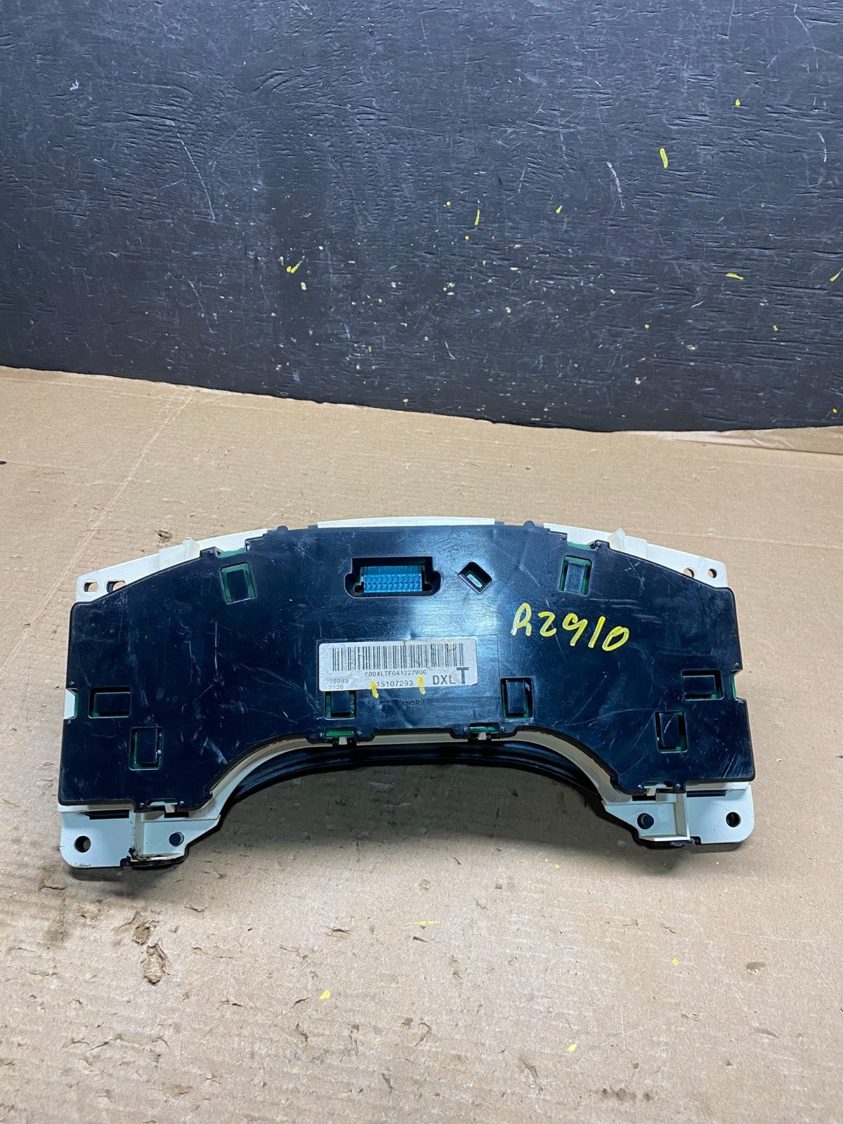 2004 to 2007 Chevrolet Express Speedometer Cluster Gauge R2910 DG5