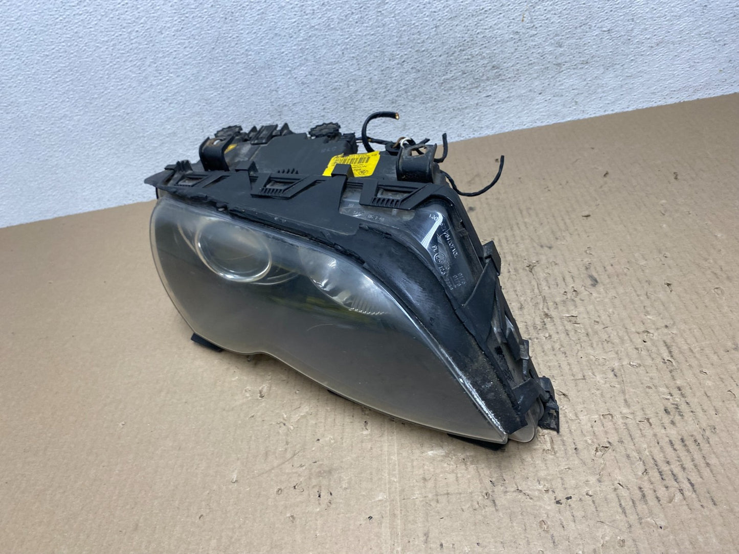 2002 - 2005 BMW 3 E46 Sedan Right Passenger RH Xenon HID Headlight AE7082 DW1