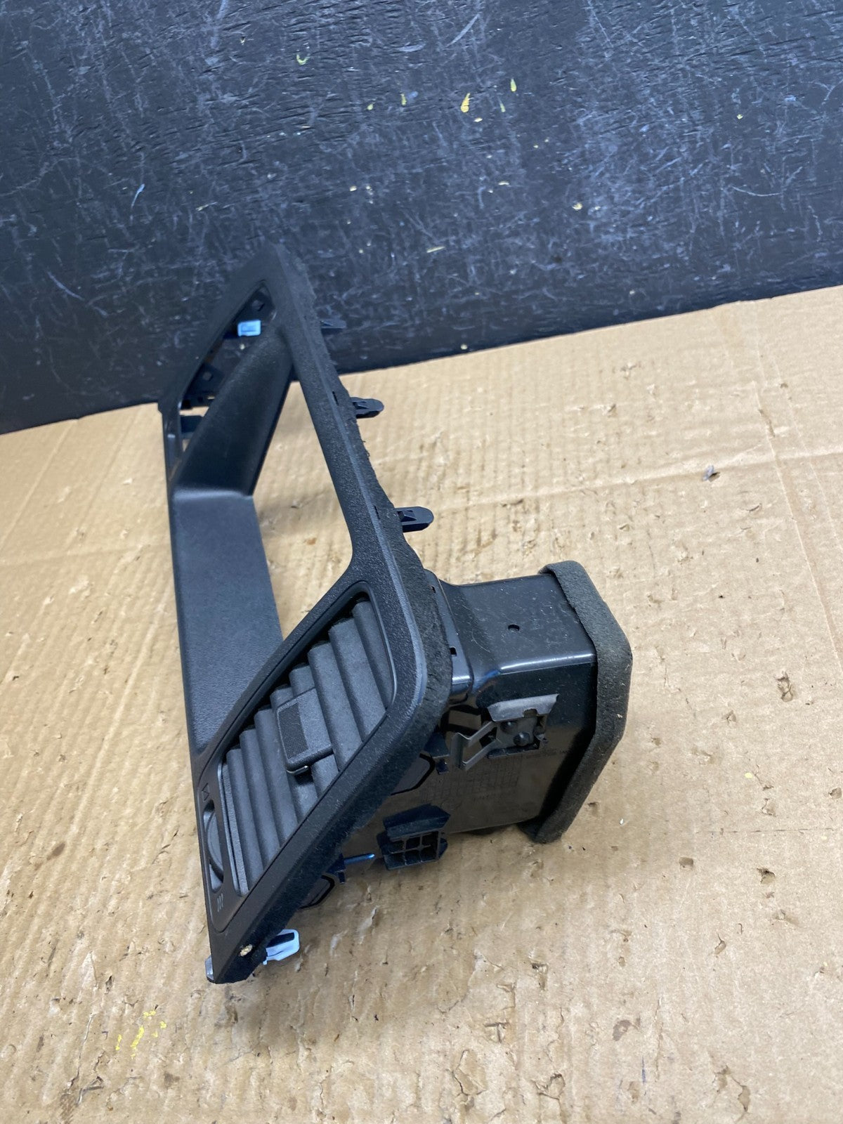 2009-2010 Nissan Murano Radio Center Console Display Bezel Air Vent OE AD1893 DG2