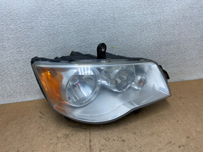 2011 to 2016 Chrysler Town and Country Right Passenger Headlight X9033 DW0