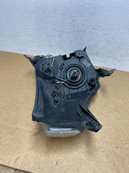 2007 to 2009 Suzuki XL-7 XL7 Right Passenger RH Side Headlight AD6099 DW6