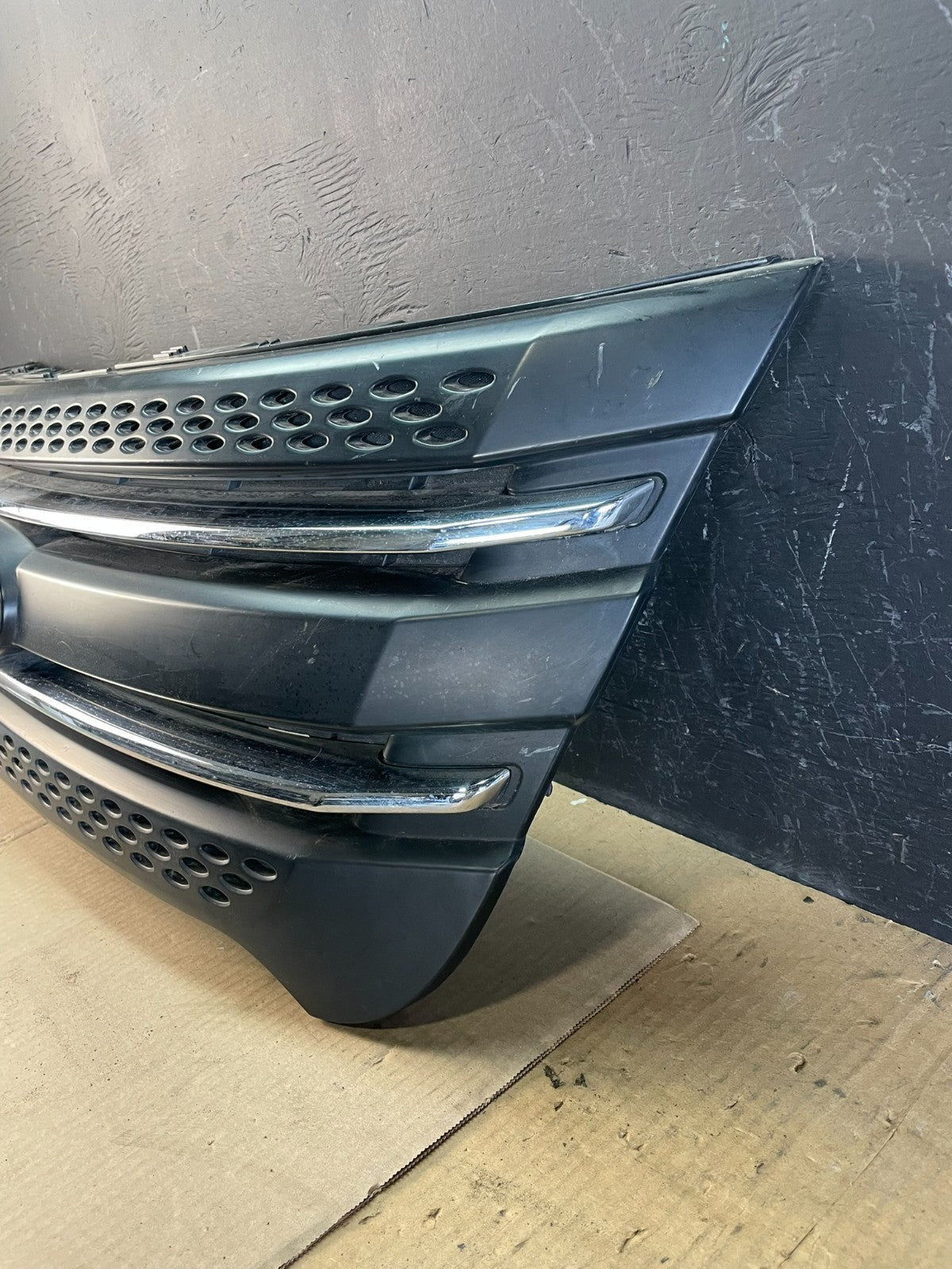 2011 to 2015 Ford Explorer Upper Front Grill Grille Aftermarket ab7966 DG1
