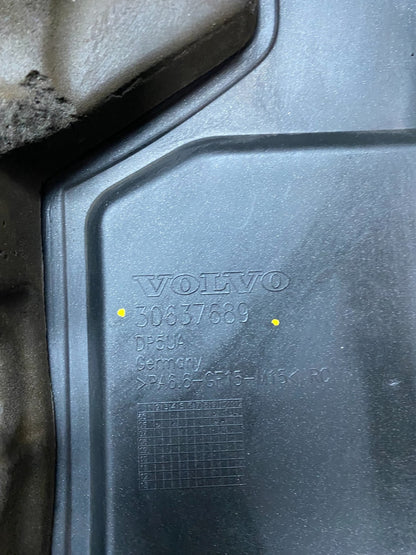 2007 to 2014 Volvo XC90 OEM 3.2L Upper Top Engine Motor Dust Cover Oem W5612 DG8