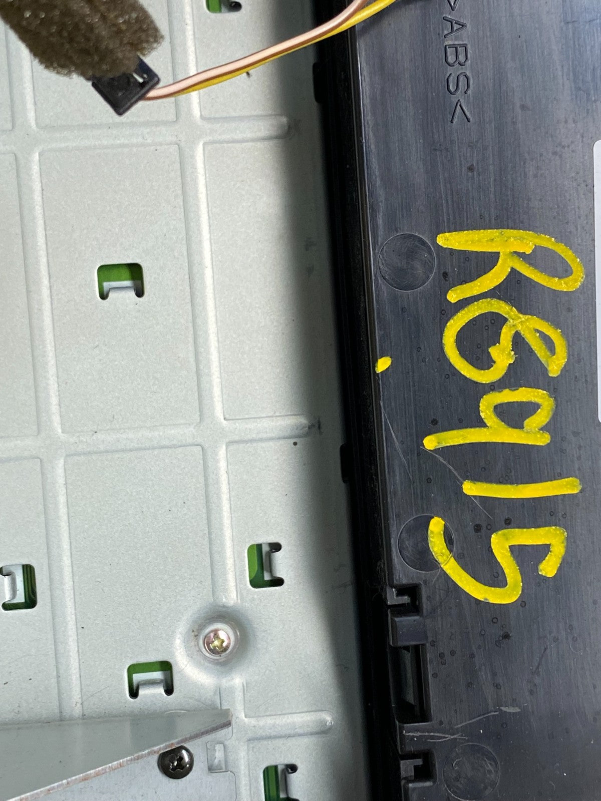 2004-2007 Jaguar XJ8 XJR  Climate Control Control Radio AM/FM Panel OEM R8915 DG7