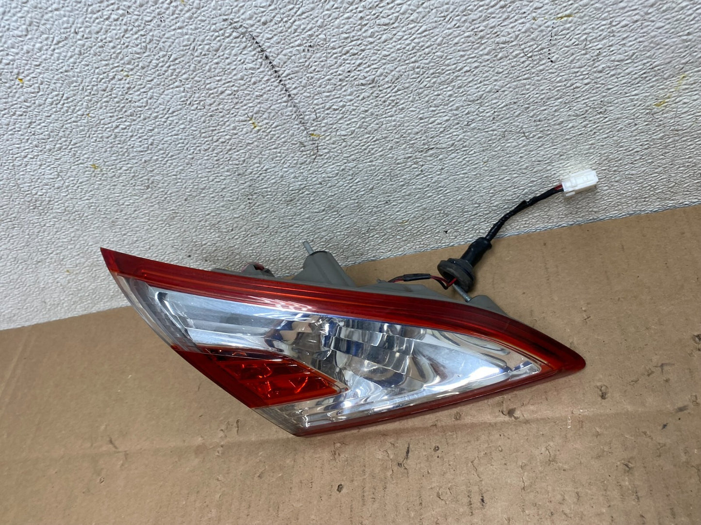 2011-2014 Nissan Murano Left Driver Lh Side Inner Tail Light Oem E04351