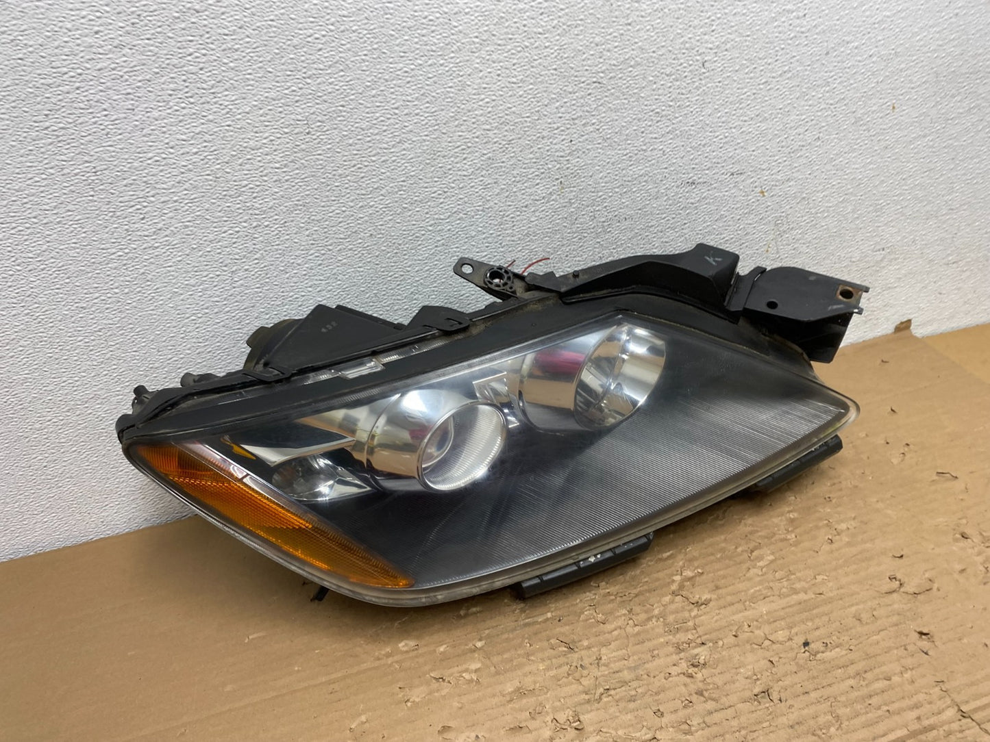 Halogen 2007 to 2009 Mazda CX-7 Right Passenger RH Side Headlight AD4348 DW2