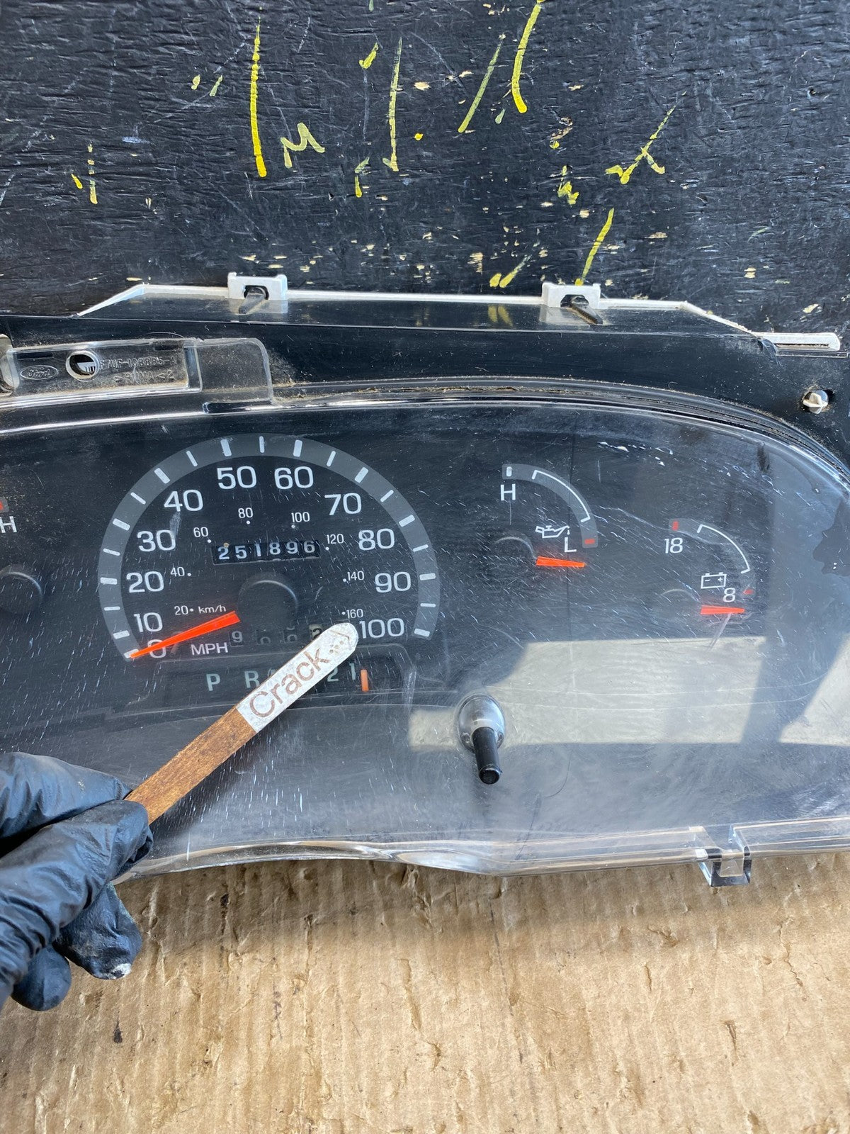 2001 - 2002 Ford Econoline E250 E350 Van Speedometer Instrument Cluster z9800 DG1