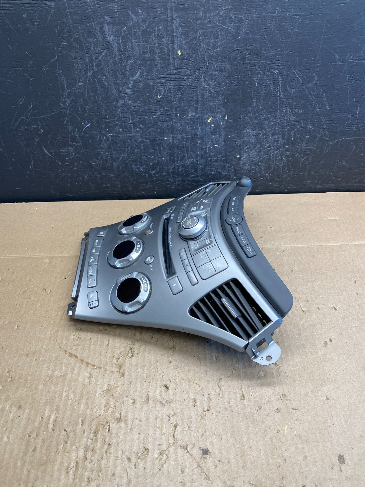 2006-2009 Subaru Tribeca Radio CD Player Climate Control Bezel Panel AC6799 DG2