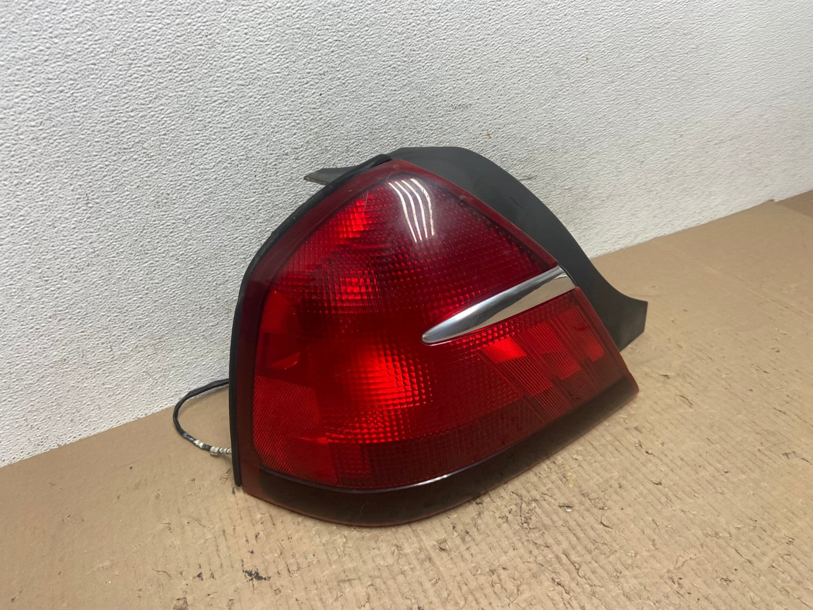1998 - 2002 Mercury Grand Marquis Left Driver Lh Side Tail Light AF7042 LK2