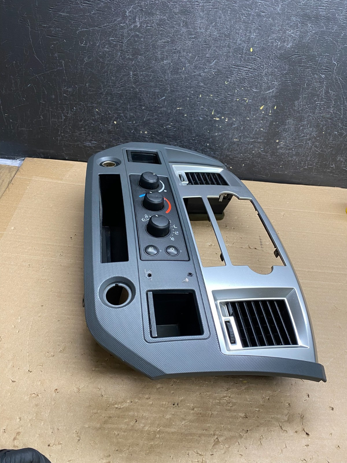 2006 to 2008 Dodge Ram Radio Climate Control A/C Heat Dash Bezel Trim ag6411 DG2