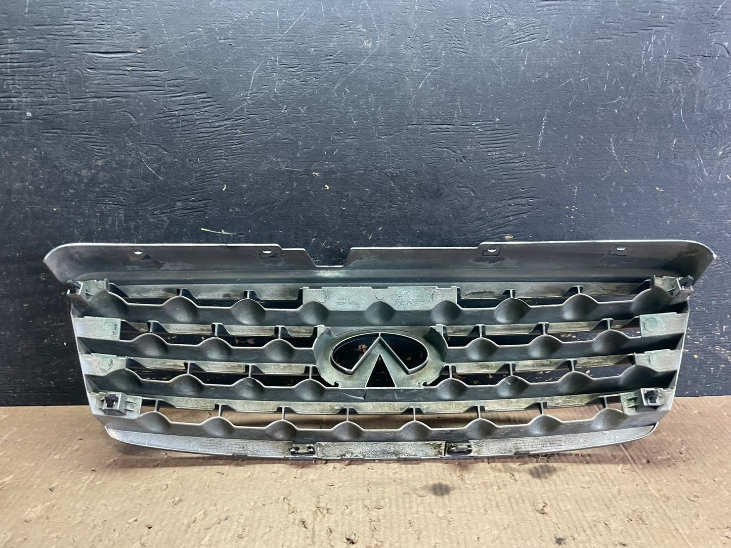 2006 2007 2008 Infiniti Fx35 Front Upper Grill Grille W/ Emblem OEM Z5635 DG10