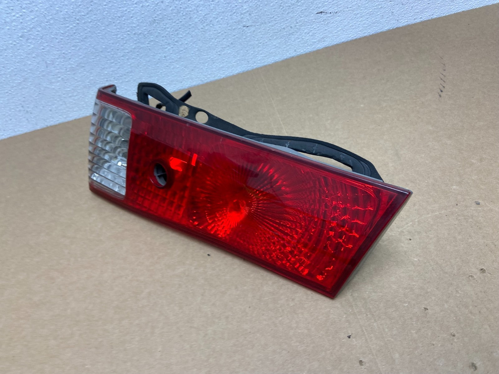 2000-2001 Toyota Camry Tail Light Right Passenger Rh Side Inner Oem AB9959 DW1