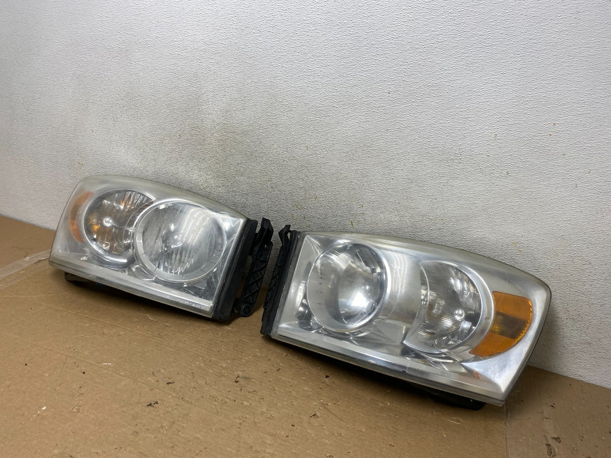 2006 to 2008 Dodge Ram Left+Right Side Set Halogen Headlights AH8426 DW2
