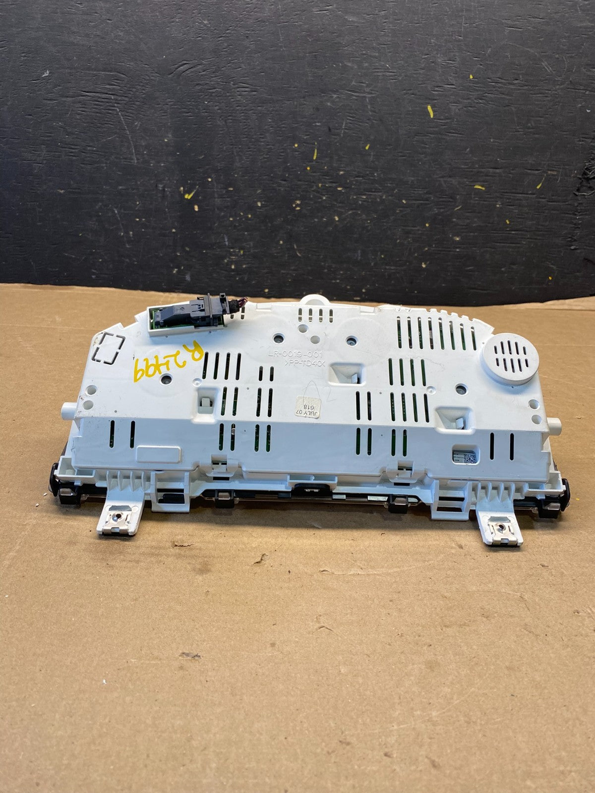 2008 Land Rover LR2 Speedometer Cluster Gauge Oem r2499 DG6